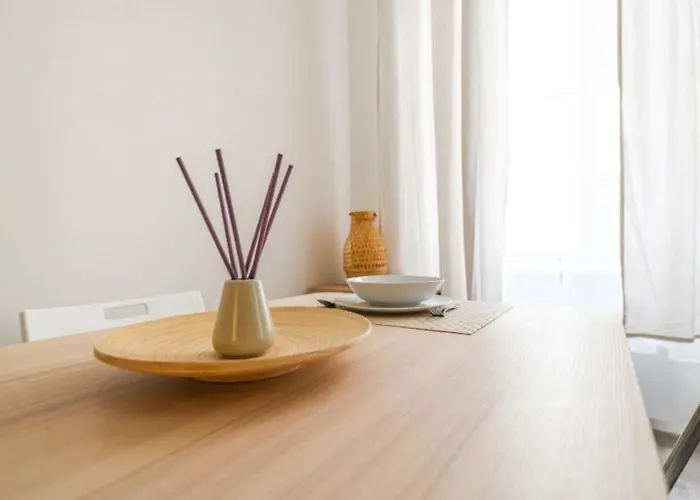 2 Bedroom Flat In Nyar Str., Boutique