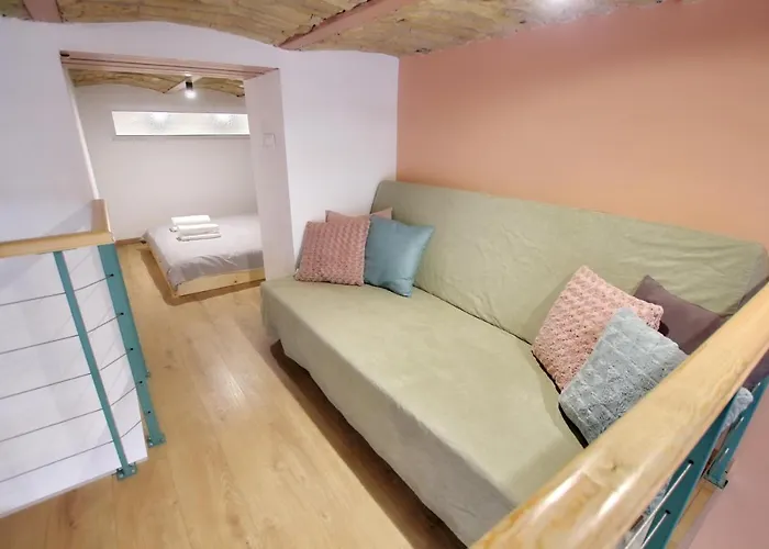 Awesome Downtown Studio W Balcony & Free Private Parking
