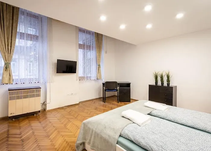 Cozy 3 Bedrooms In 7St Districht