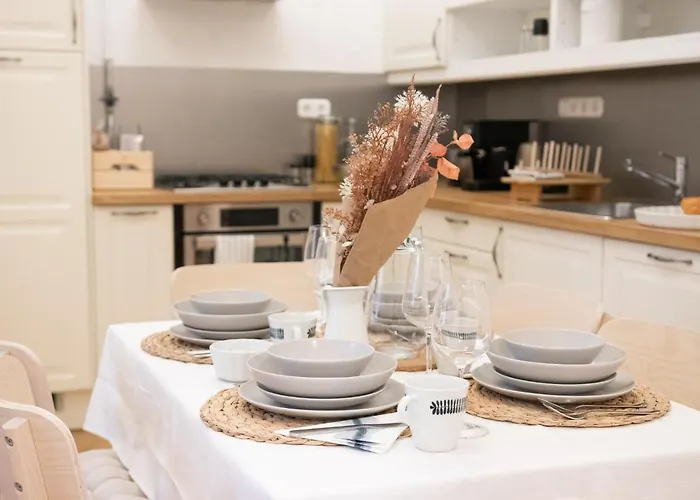 Scandi Custom 2-Bdr