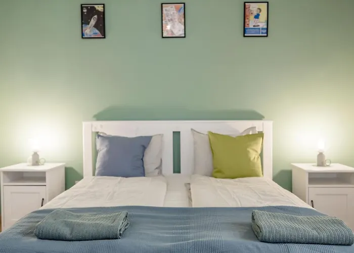 Stylish & Central 2Br