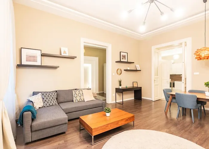 Spacious Luxury Apartment At The Heart Of Budapest