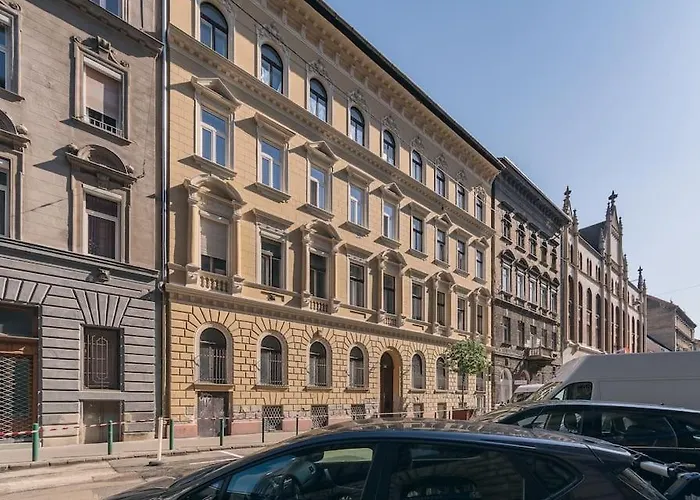 Budapest Design Condo By Nw