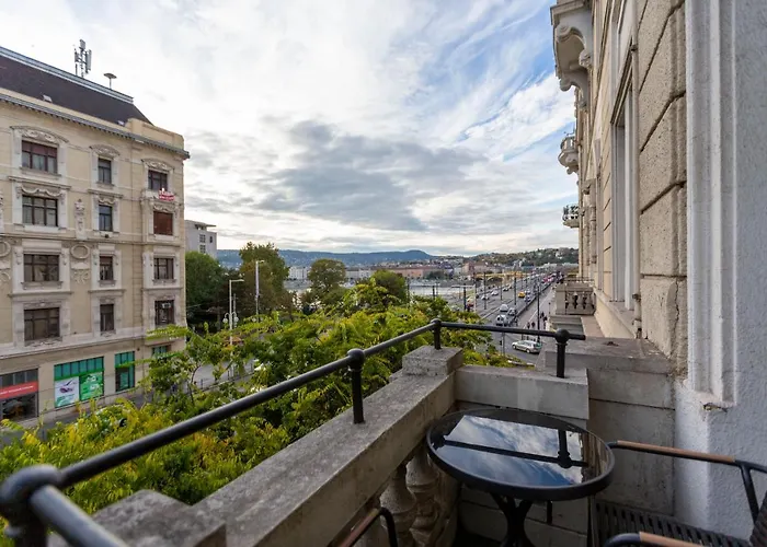 Luxury 3Bedrm 2Bathrm With Danube River View