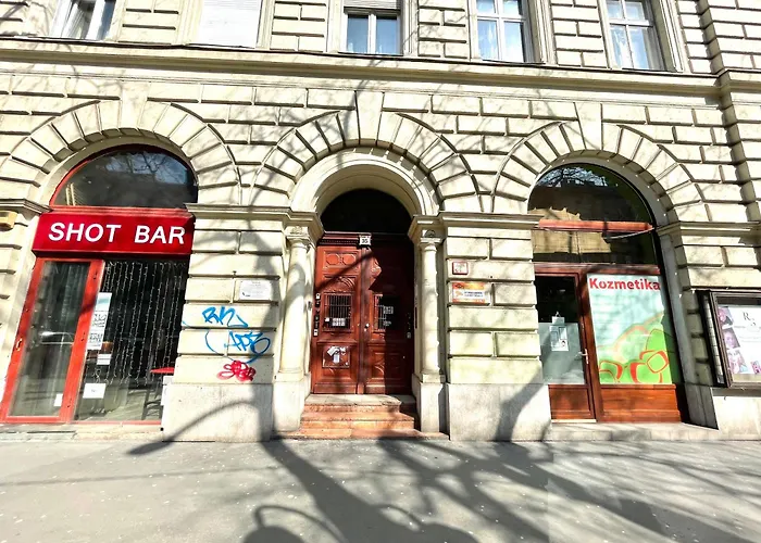 Amazing Swedish 3 Rooms In The City Center
