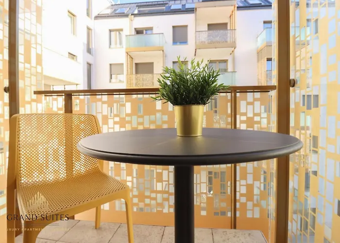 Grand Suites Central