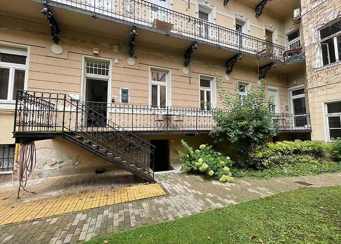 Knezits Spacious Ac Terrace Free Parking