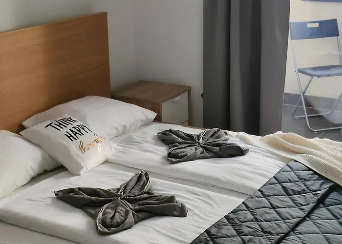 Cozy Studios Near New York Cafe With Balcony, Parking, Ac