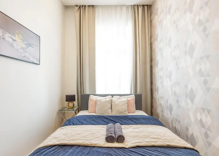 Luxury Quentin Apartment 3 Bedrm, 2 Bathrm