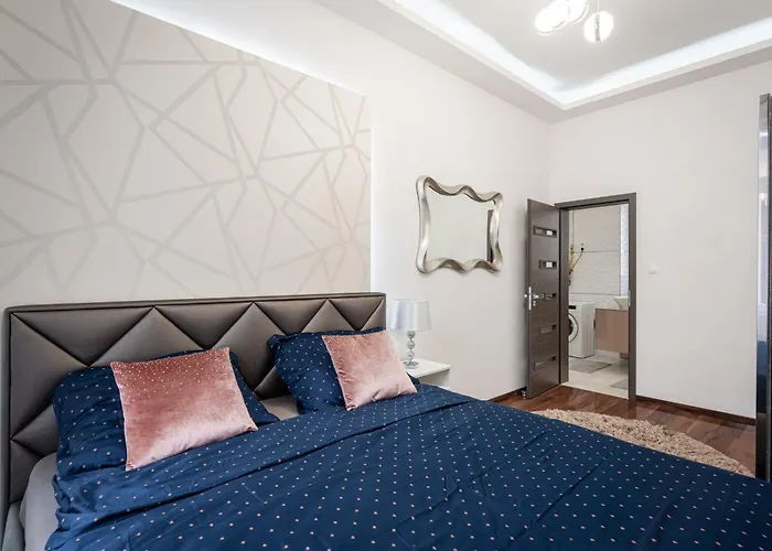 Comfortable, Quiet Apartment In The City Center