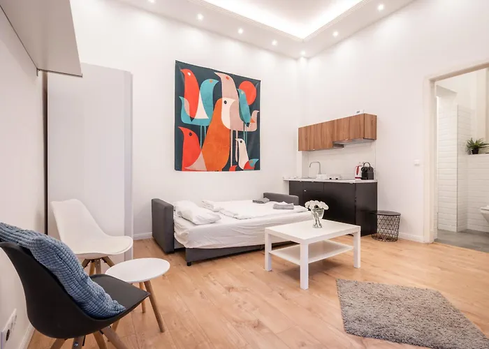 Grand Avenue Apartment