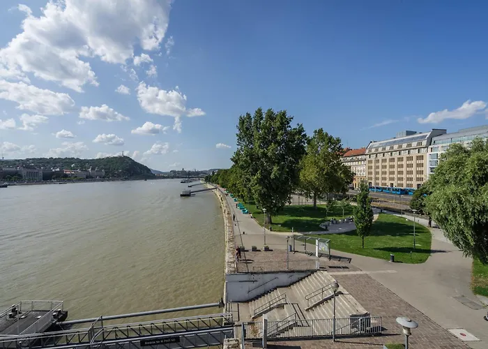 Happy River Apartment 2