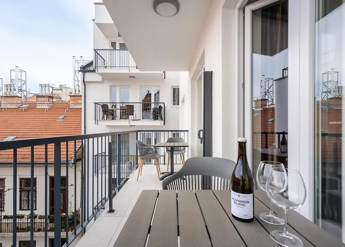 Rose Garden Residence - Boutique Apartments In City Center