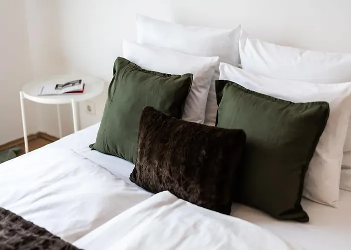 Pleasant & Comfy In Super Location