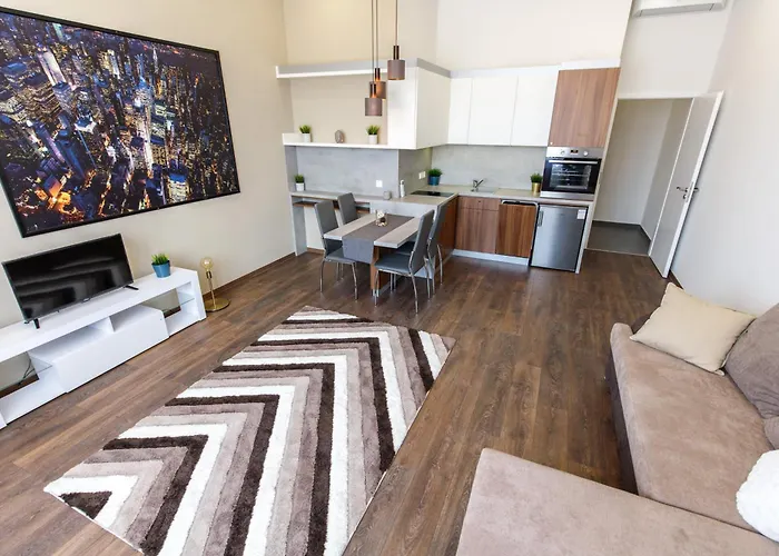 Central City Apt In The Jewish Quarter With Free Parking