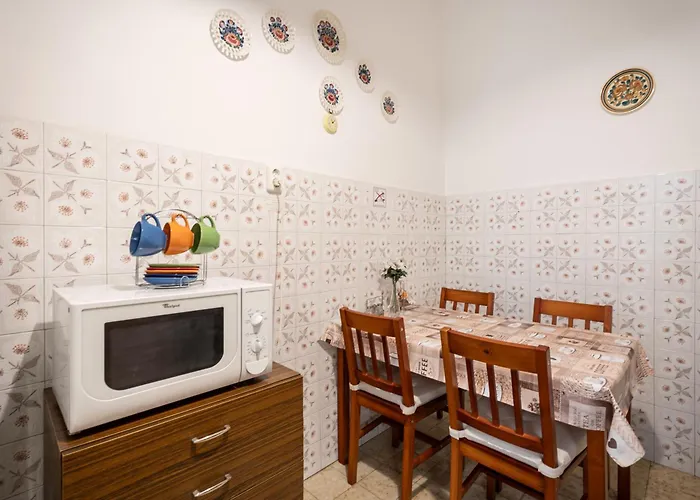 Bpr W21 Retro Home With Balcony Budapest, Hungary