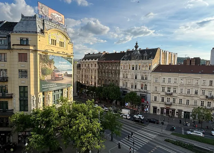 Synagogue Gozsdu Corner Apartment