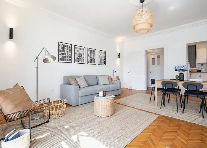 Neo Rooftop Home With Ac