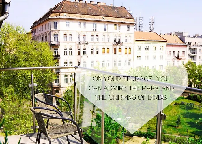 Matyas Corner Apartments Green Square Apartment I