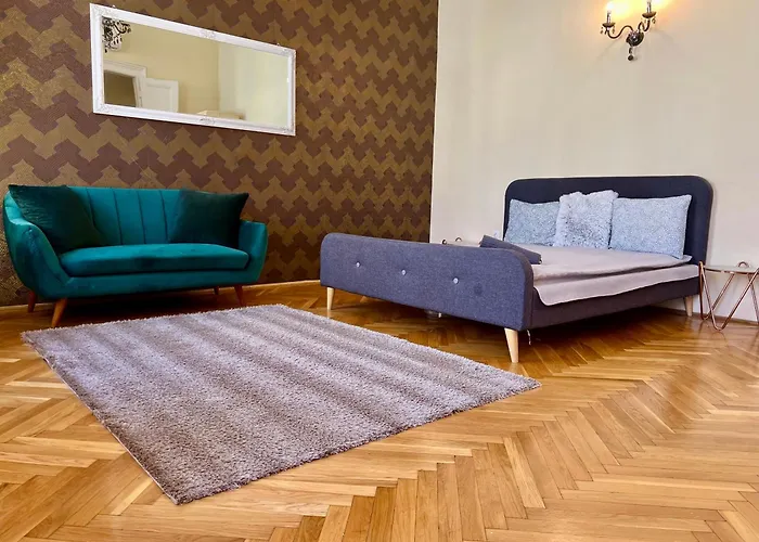 N38 s By Small Home