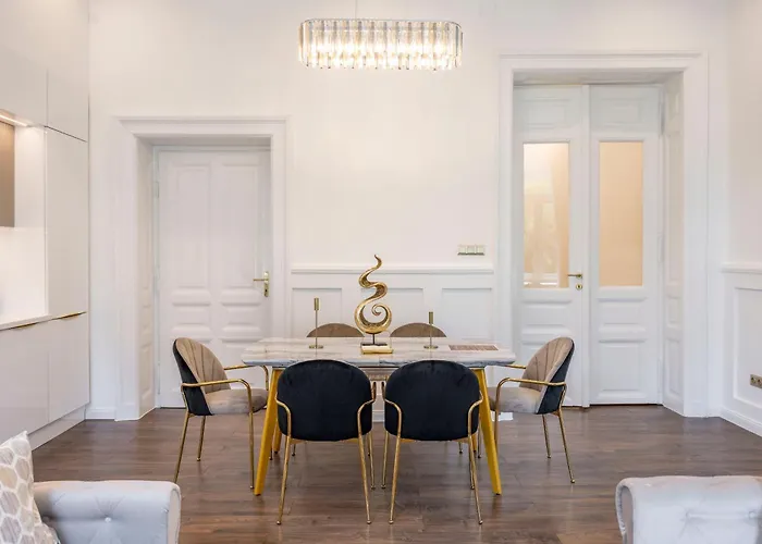 High-End Luxurious Quentin Residence In The Heart Of