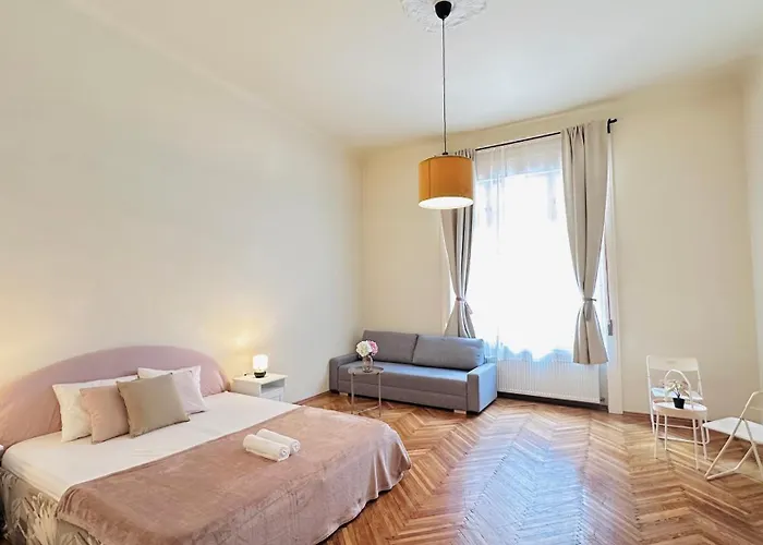 Hogyes Endre Apartment