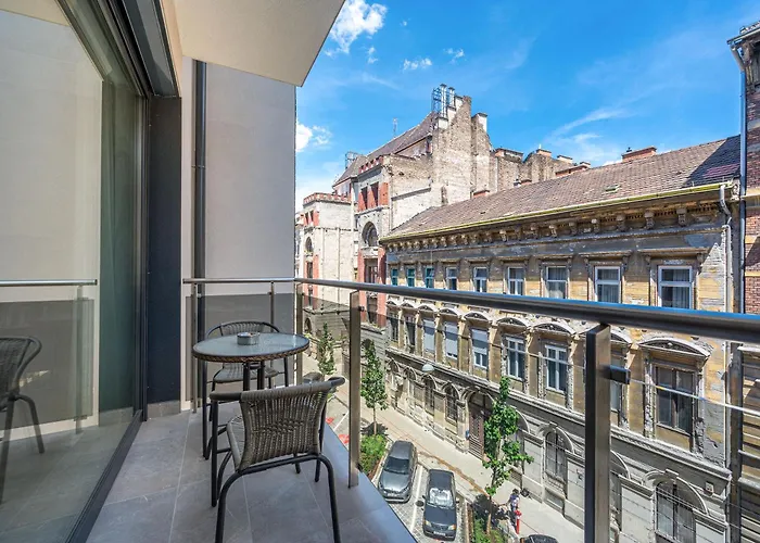 2 Bedroom Flat In City Centre
