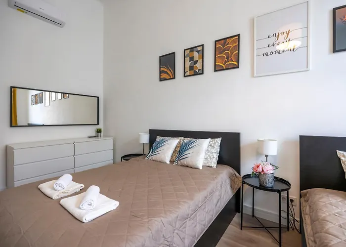 Spacious Cozy Home With 4Bedroom In The Heart Of Bp