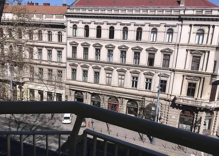 Mint Pearl 3 Rooms 2 Bathrooms At Kálvin Square