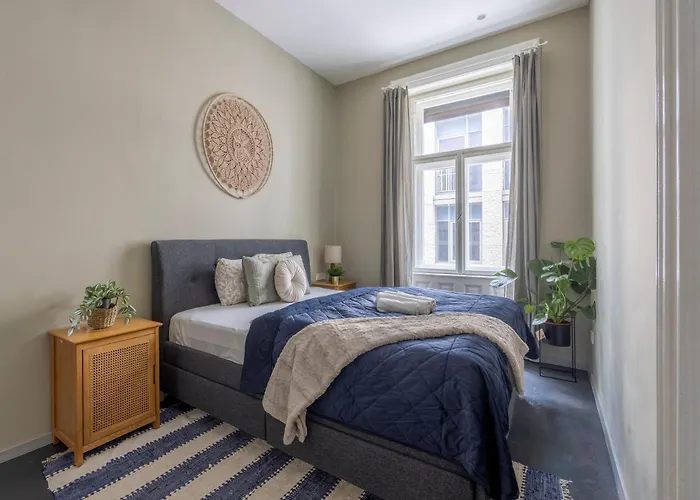 Charming Art Deco Style In The Heart Of