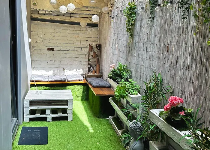 Urban Studio With Private Garden Near Andrassy