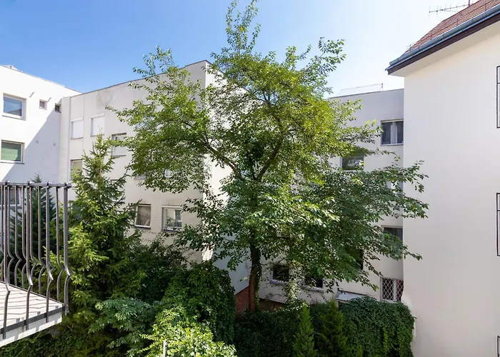 Buda Castle Serpentine Apartments