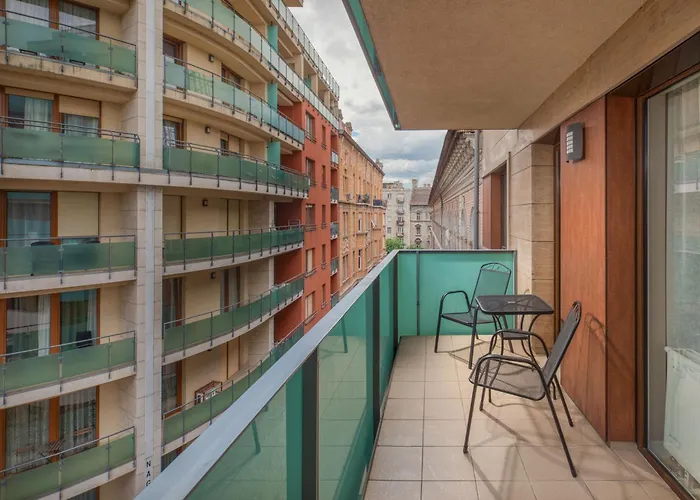 Escala & Suites