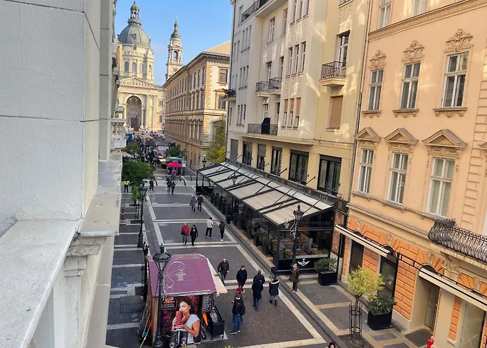 Basilica View Three Bedrooms Prime With Free Parking
