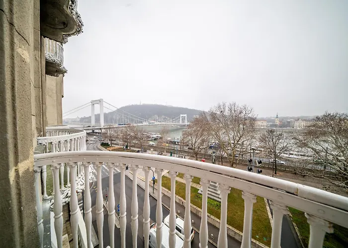 Budapest Grand Danube Suite