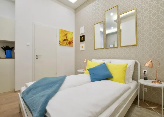 St King 11 Rooms By Staymood Holidays