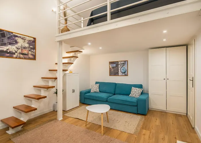 Howlit Home