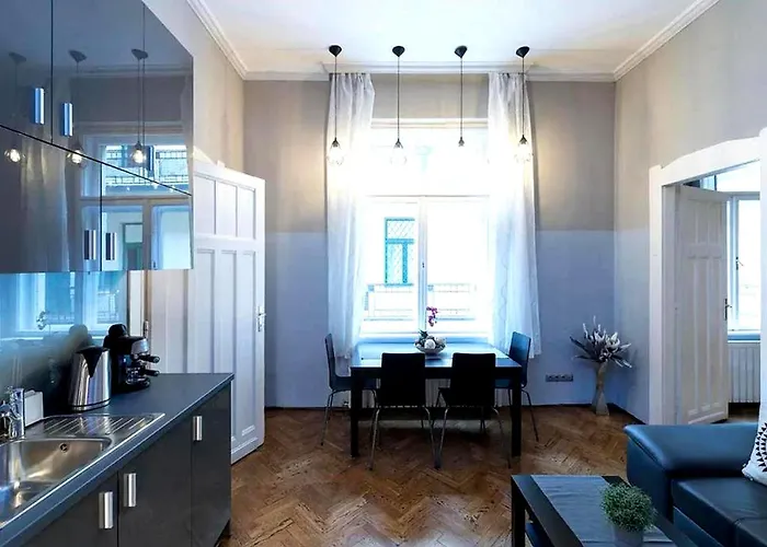 Vaci Street s - Best Location In , Steps From The Danube