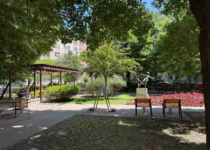 Buda'S Crib - Quiet Apatment With Great Access To The Highlights, Restaurants, Shopping