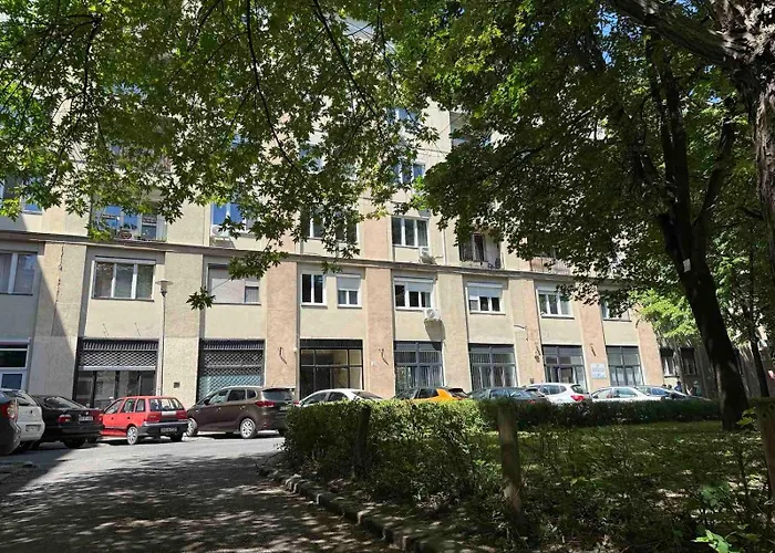 Buda'S Crib - Quiet Apatment With Great Access To The Highlights, Restaurants, Shopping