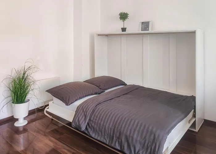 Basilica View Imperial Suite -Sas Street -Need Reservation For Free Parking