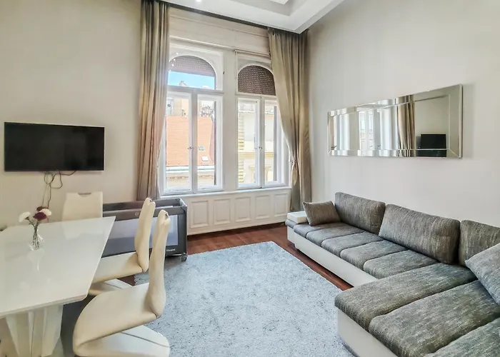 Basilica View Imperial Suite -Sas Street -Need Reservation For Free Parking