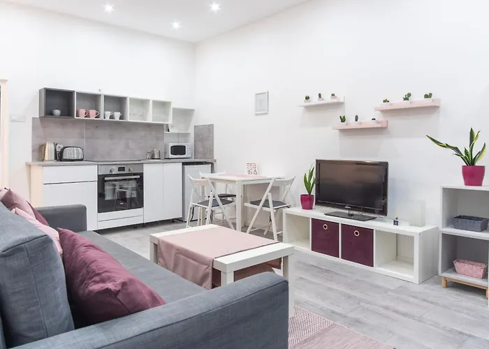 Maja'S Sweet Little Home With Free Parking And Air Condition