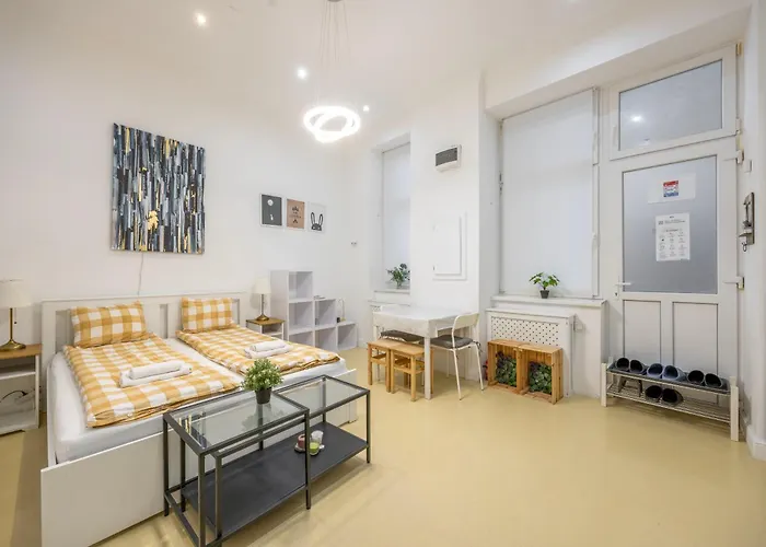 Deluxe & Cozy 3Bedroom Suites Next To The Fashion St