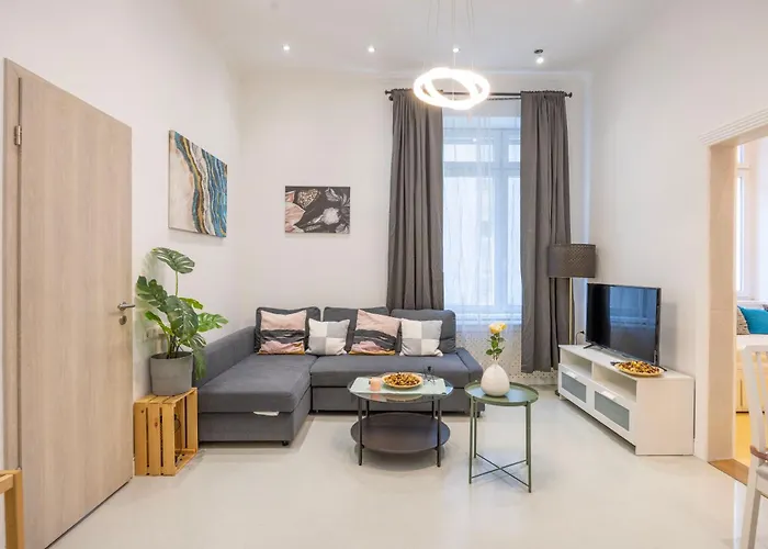 Deluxe & Cozy 3Bedroom Suites Next To The Fashion St