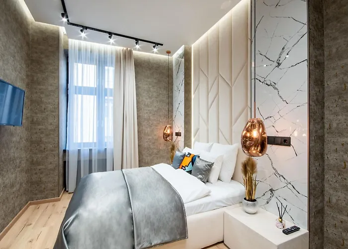 Modern - Super Central - Chic Apt For 6