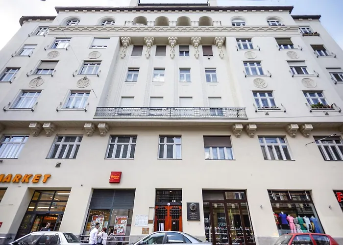 Budapest City Apartments For Groups