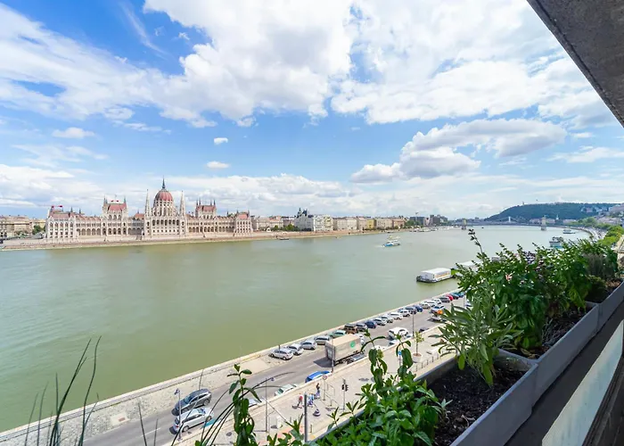 Breathtaking Panorama View 3Br Balcony