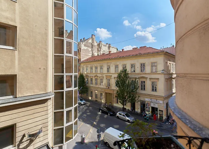 Budapest City Center W18