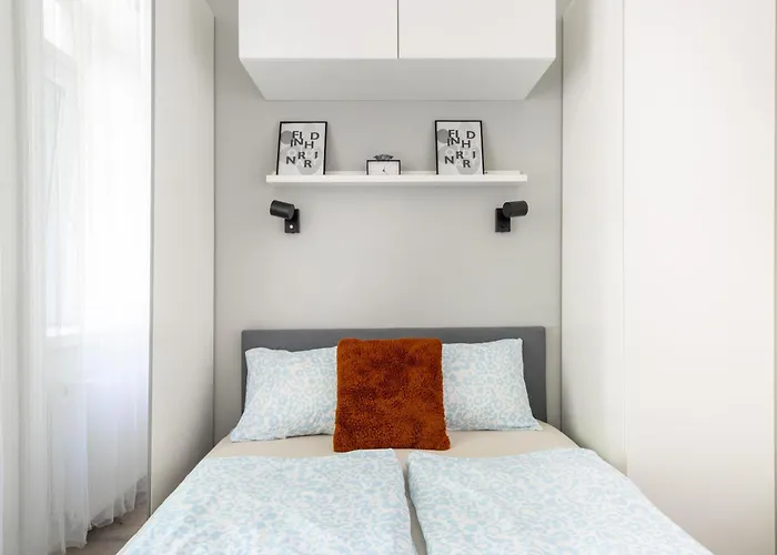 Cs14 Gold Apartment